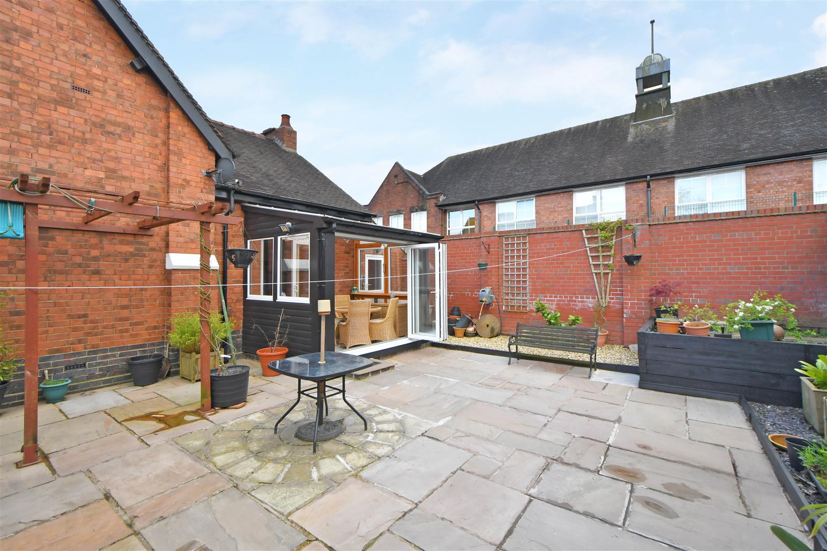 Leek Road, Stockton Brook, StokeOnTrent Bury & Hilton